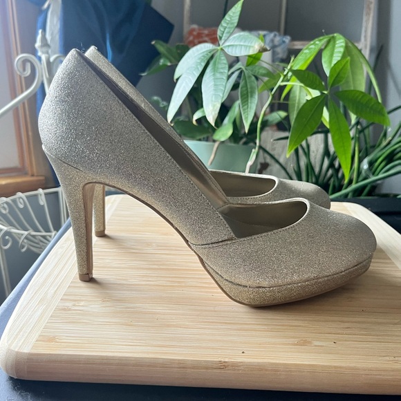 fiomi Shoes - Shimmering Gold Platform Heels